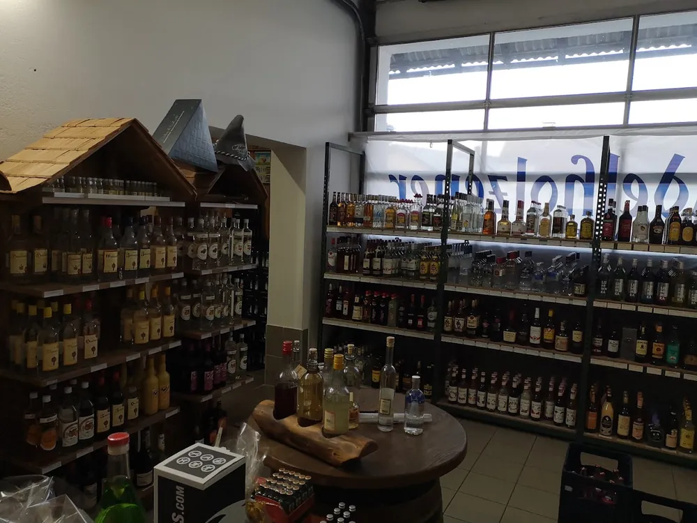 Verkaufsraum im Getränkemarkt Reichertshofen von Getränke Schöttl